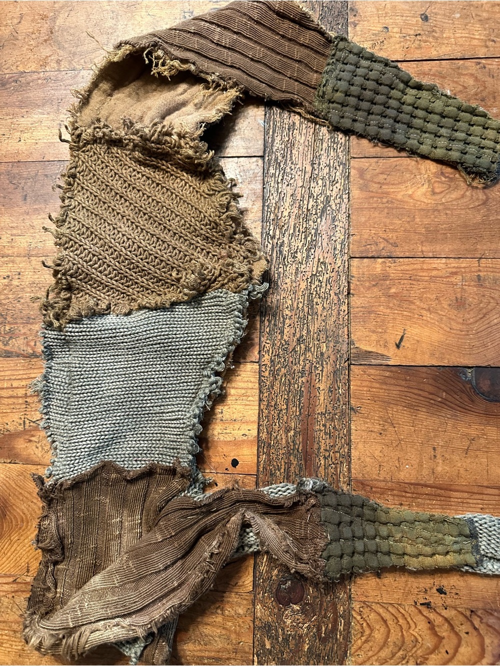 beat up scrap bandana - Picture 4 of 5